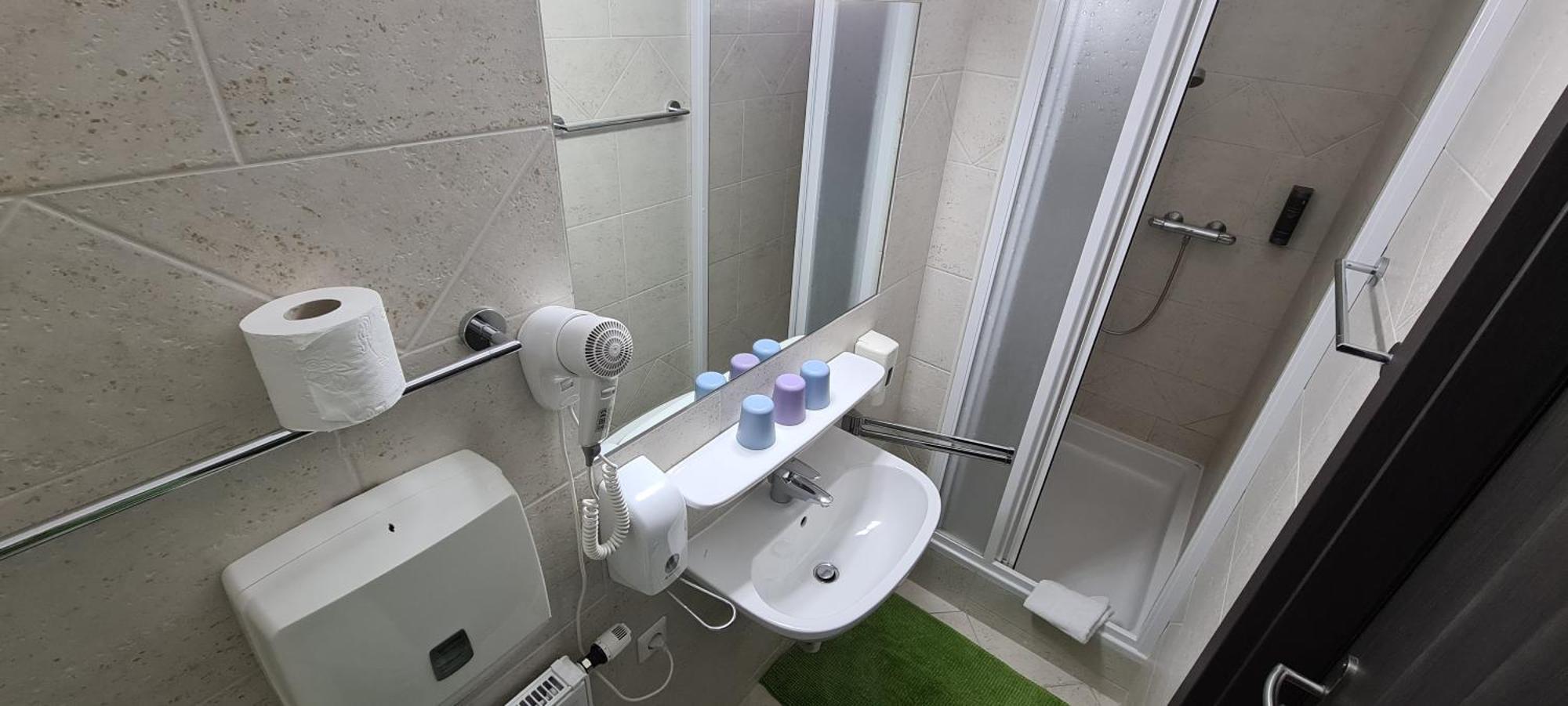 Kurhotel Renona Rehabilitation Semmering Oda fotoğraf